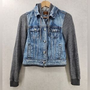 American Eagle Outfitters Distressed Jean Jacket Women's Size Small Hoodie